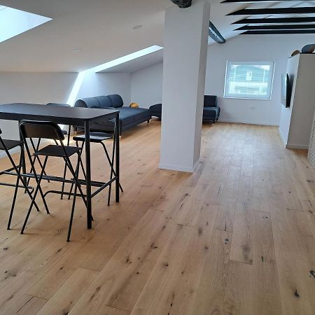 Ohana Apartment ลูบลิยานา ภายนอก รูปภาพ