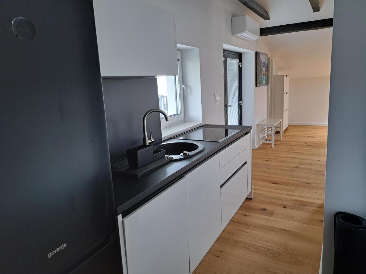 Ohana Apartment ลูบลิยานา ภายนอก รูปภาพ